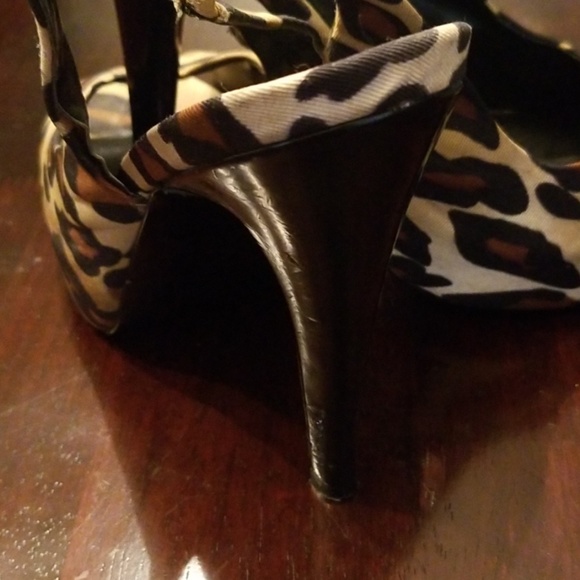 Shoes - Picture 2 of 5